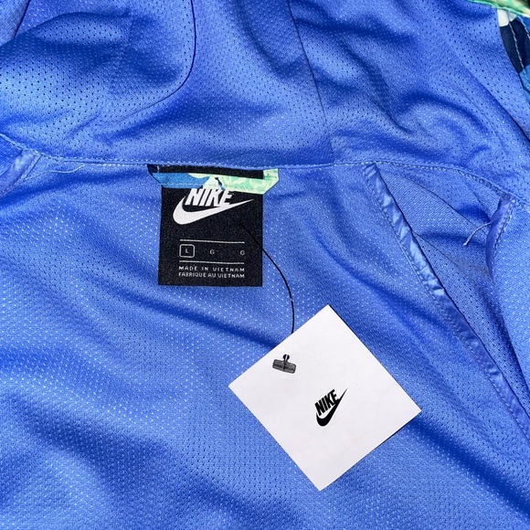 🩵🪻Girls🪻🩵 Nike jacket size Large - Picture 3 of 5